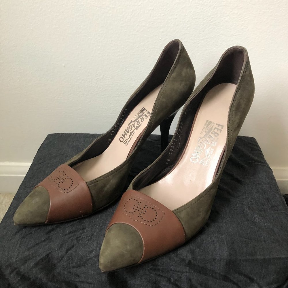 Excellent Unworn Condition - Ferragamo Suede and Leather Heels!